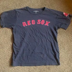 VINTAGE RED SOX TEE